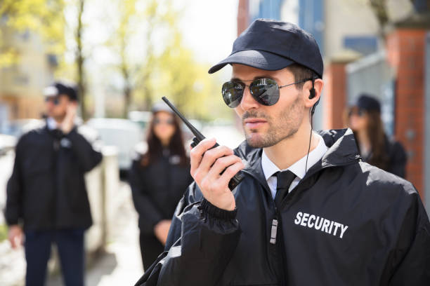 Sécurité Bureaux Lyon : Comment les agents de sécurité traitent un client difficile en toute sécurité