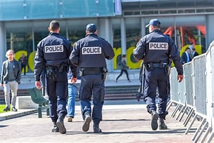 Les Types de Rapports Rédigés par les Agents de Sécurité à Lyon Après Leur Quart de Travail